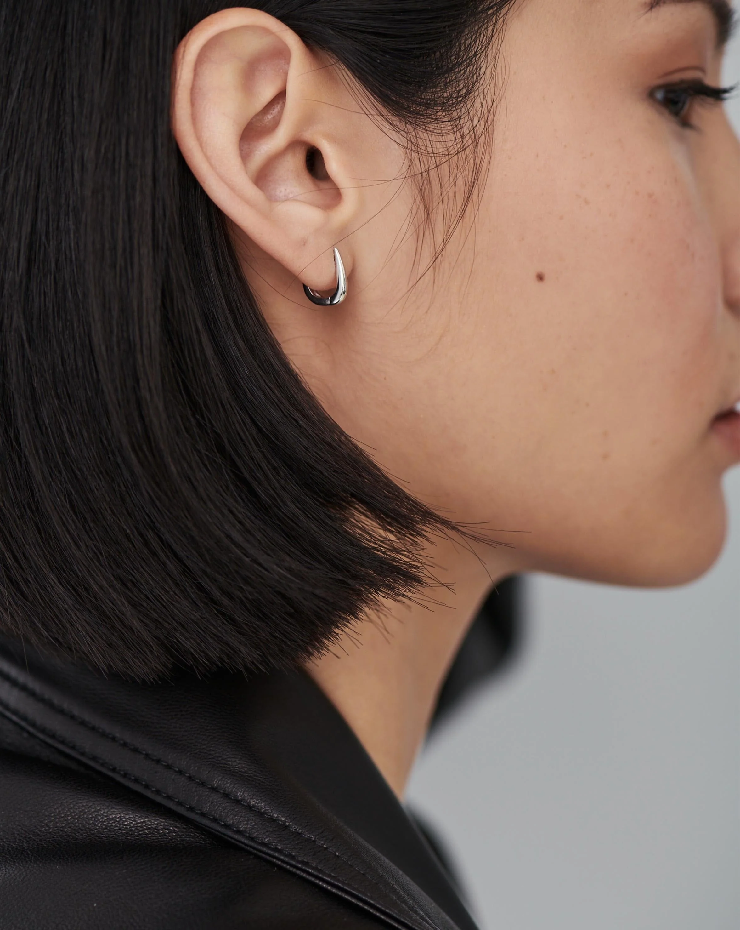 Solid Gold Claw Huggies | 14ct White Gold - Image 3